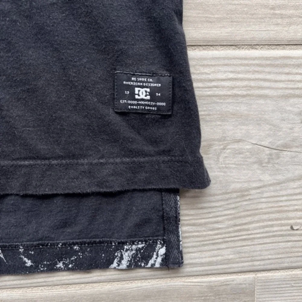 DC Shoes Co. Black Pocket T-Shirt Layered Hem Streetwear Skater Style